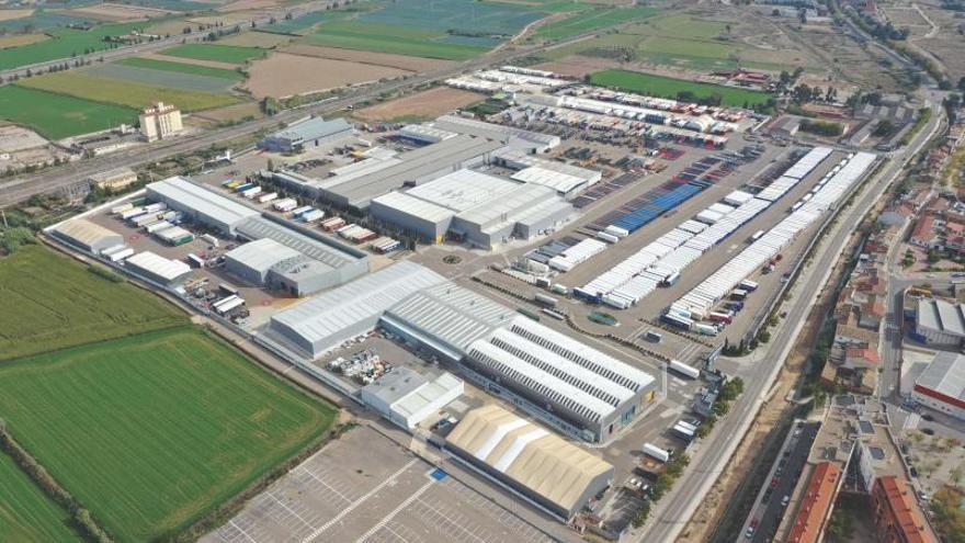 Vista aérea de la fábrica de Casetas de Lecitrailer, líder del mercado de remolques y semiremolques. | LECITRAILER
