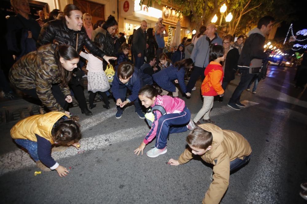 Los carteros reales desfilan por Alicante