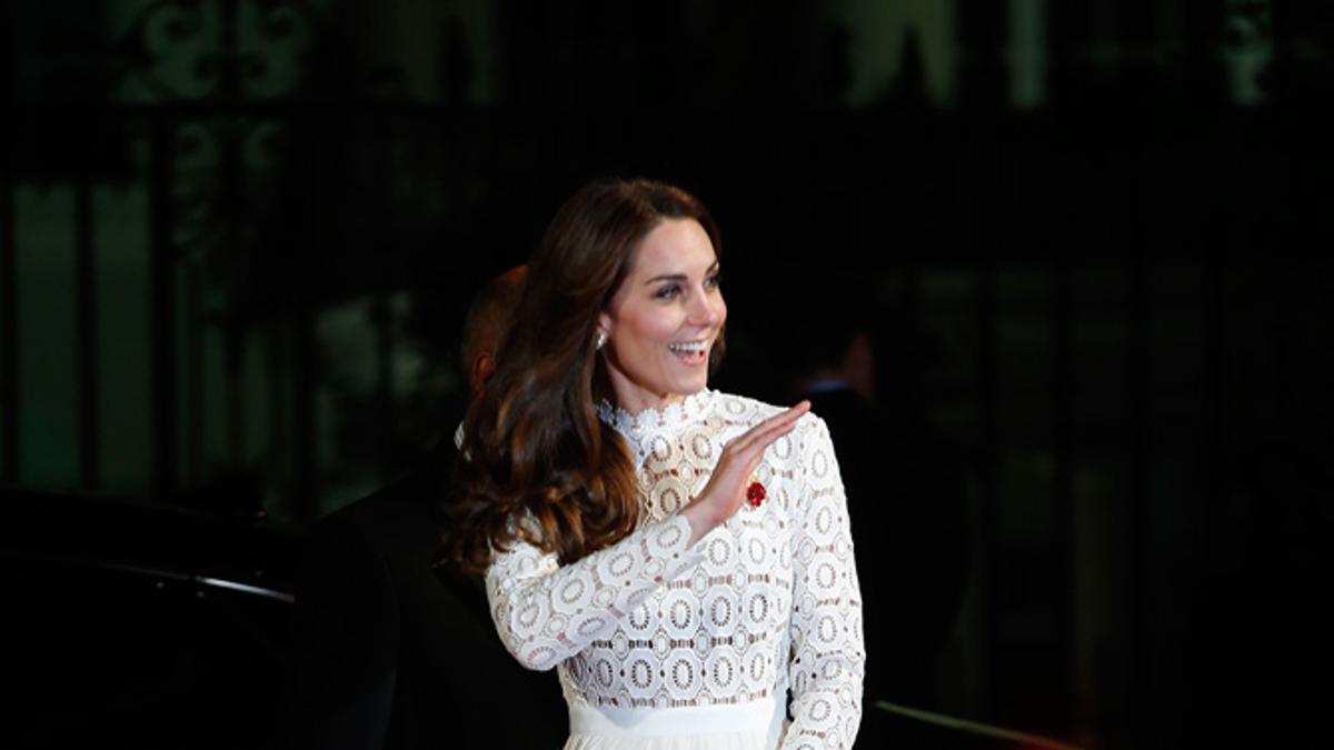 Kate Middleton, espectacular con un diseño guipur en un estreno en Londres