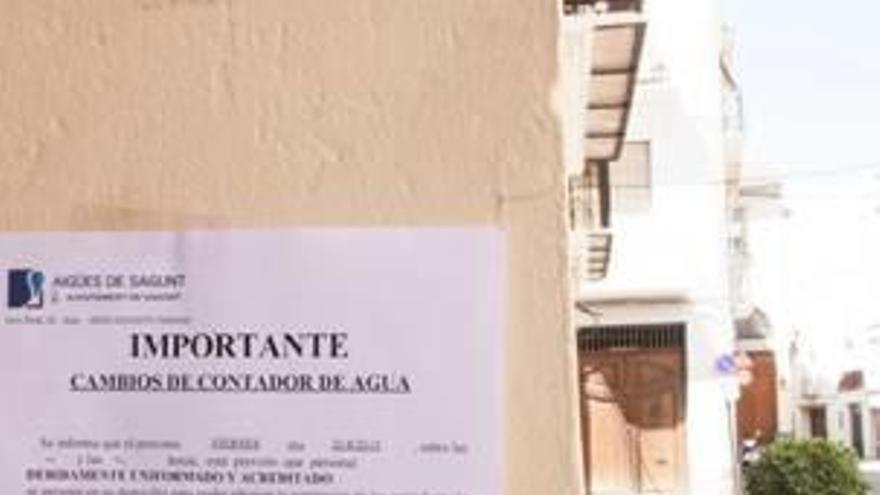 La instalación de contadores de agua «inteligentes»  que encarecen la factura genera malestar en Sagunt