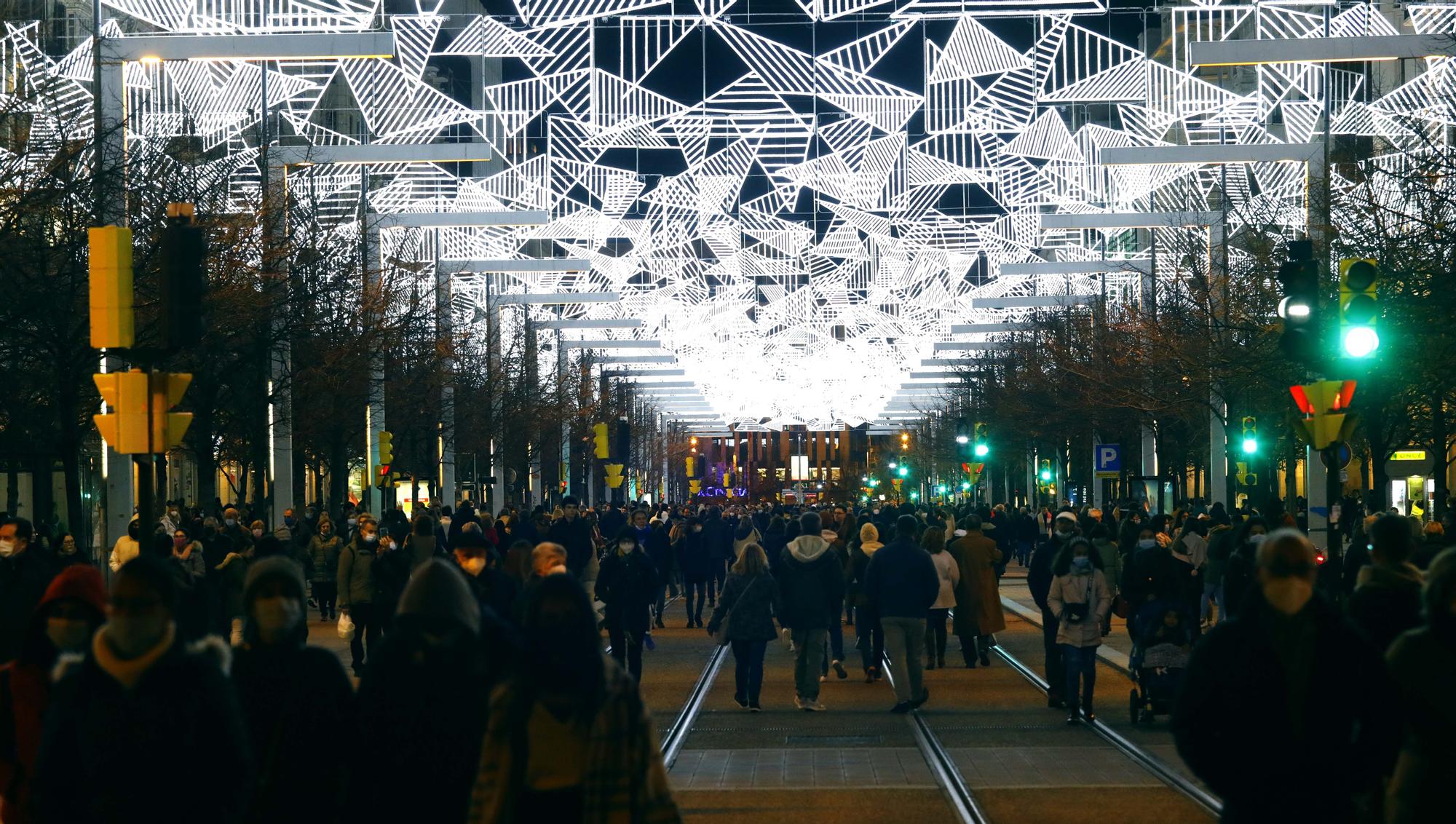 Zaragoza enciende la Navidad