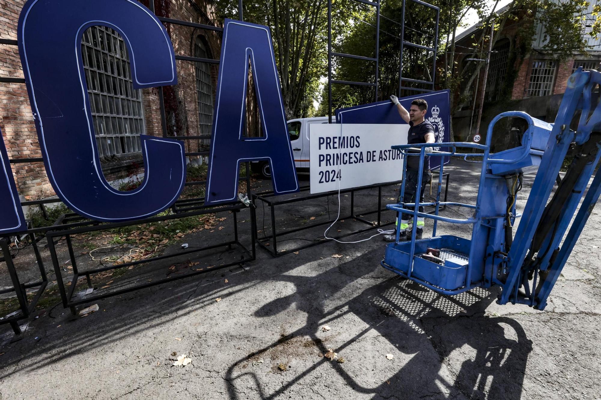 Una casa, un coche o un cordero: los deseos de los hombres y las mujeres que han llegado a Asturias huyendo de sus hogares