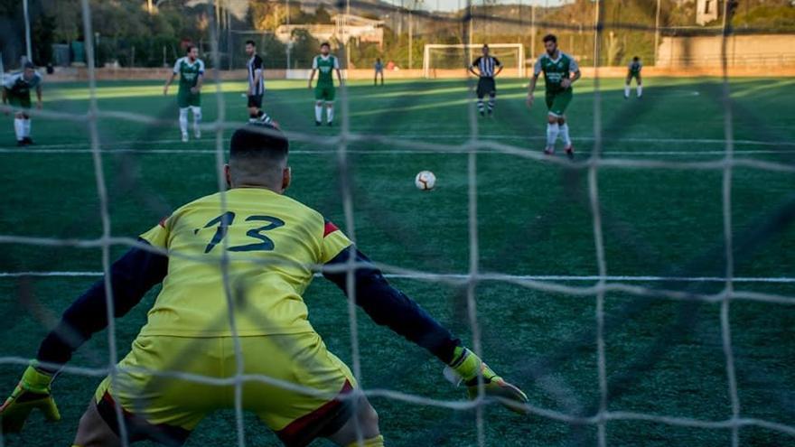 Un partido del Santa Ponça durante la presente temporada