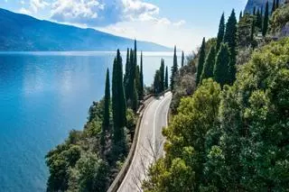 La carretera favorita de los motoristas está entre Italia y Suiza y tiene 48 curvas de herradura consecutivas