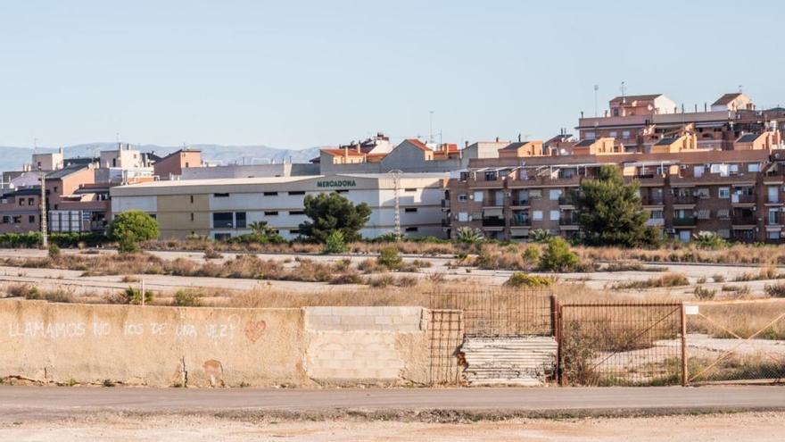 La zona del Pacadar donde iría ubicado el nuevo centro de salud de Riba-roja proyectado por el PSPV.