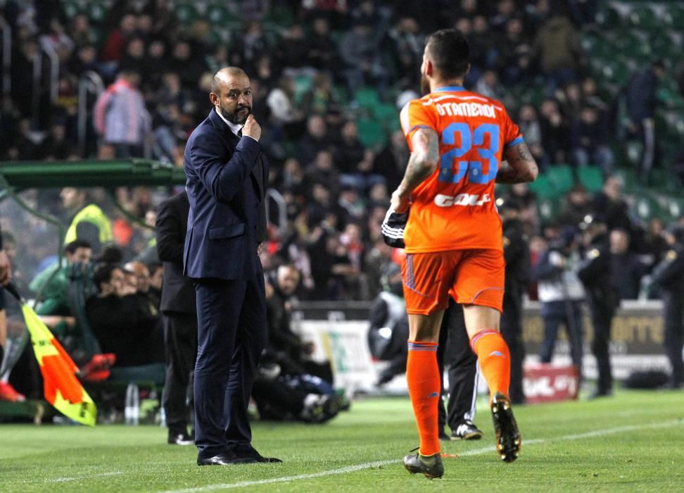 Elche 0 - Valencia 4 La gran noche del General Otamendi