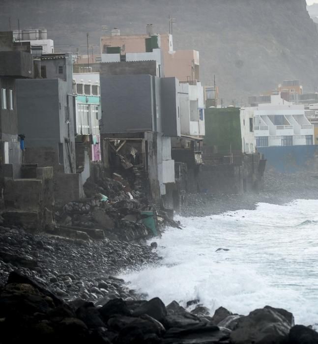 DERRUMBE VIVIENDA POR EL OLEAJE EN SAN ANDRES