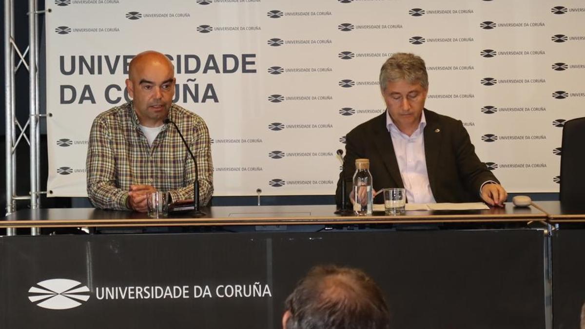 El impulsor del Quantum Lab Citic, Diego Andrade, junto al rector de la Universidade da Coruña, Ricardo Cao