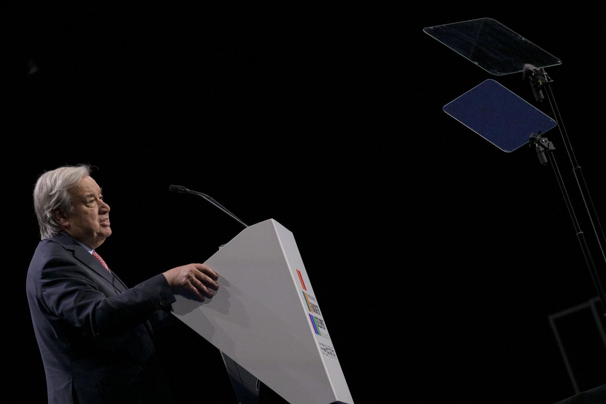 SEVILLA, 30/06/2025.- El secretario general de la ONU, António Guterres, interviene en la IV Conferencia Internacional de la ONU sobre Financiación para el Desarrollo, este lunes en Sevilla. Unos setenta jefes de Estado o de Gobierno se reúnen desde hoy y hasta el próximo jueves en este encuentro que aspira movilizar más recursos en cooperación y reafirmar el compromiso con el multilateralismo. EFE/UN Photo/Manuel Elíasl/SOLO USO EDITORIAL/SOLO DISPONIBLE PARA ILUSTRAR LA NOTICIA QUE ACOMPAÑA (CRÉDITO OBLIGATORIO)