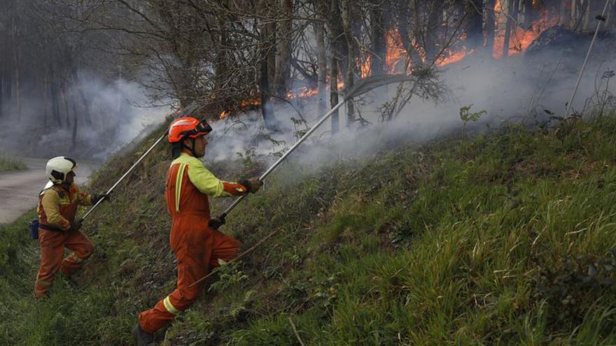 Asturias declara el riesgo extremo de incendios en 5 concejos del Noroccidente