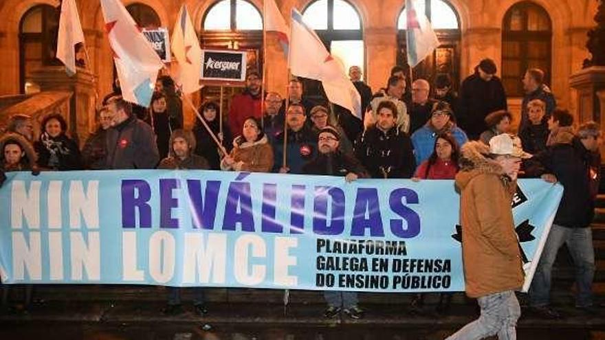 Concentración, en la tarde de ayer, en la plaza de Pontevedra