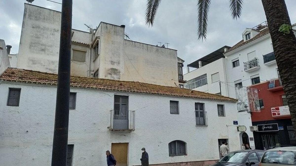 El inmueble que albergó el economato en la colonia de San Pedro, en una imagen de Lista Roja.
