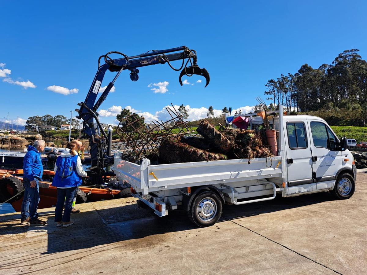 Insólita limpieza en el islote Guidoiro Pedregoso con Plancton