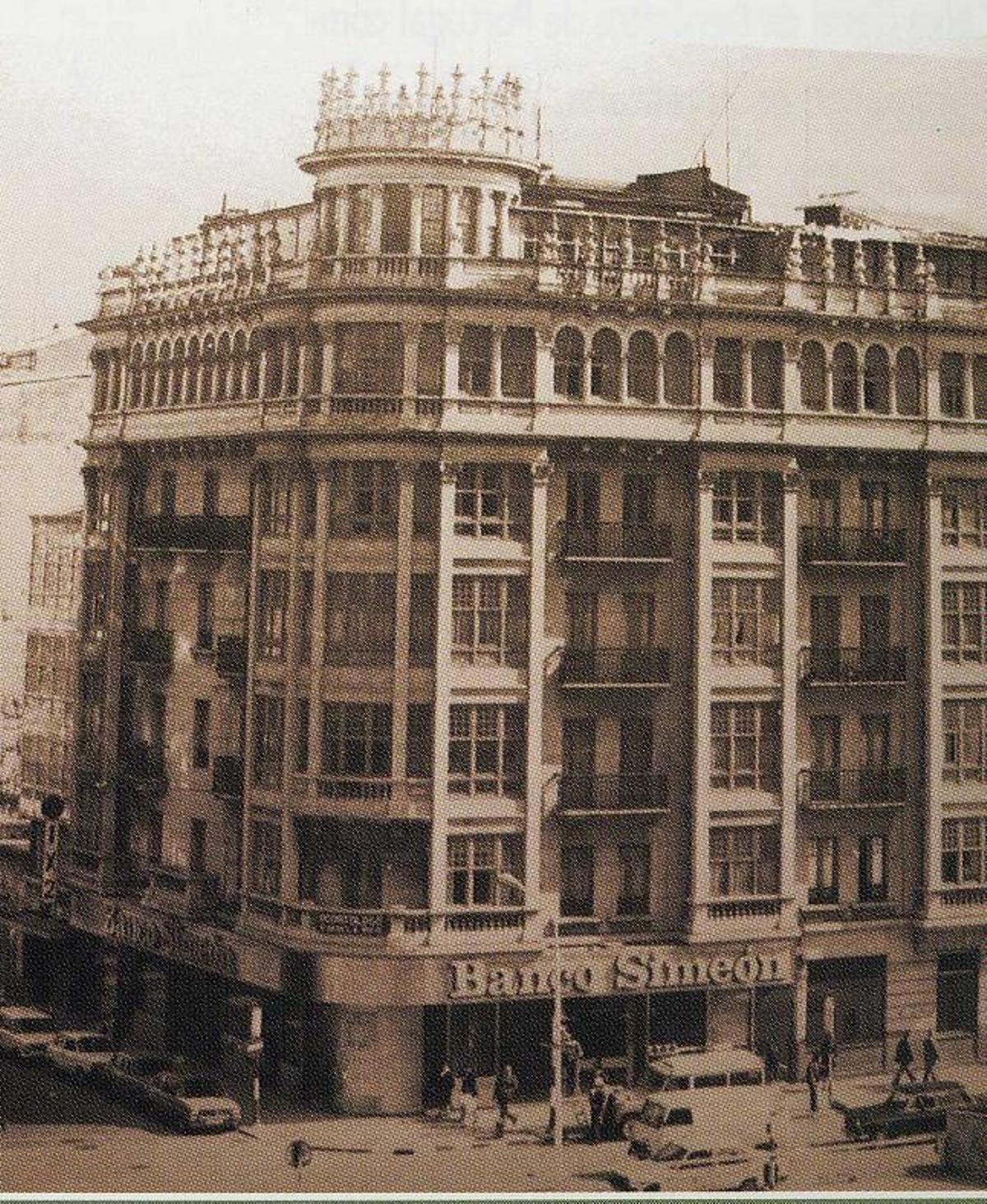 Casa Simeón, la banca de la mano del textil