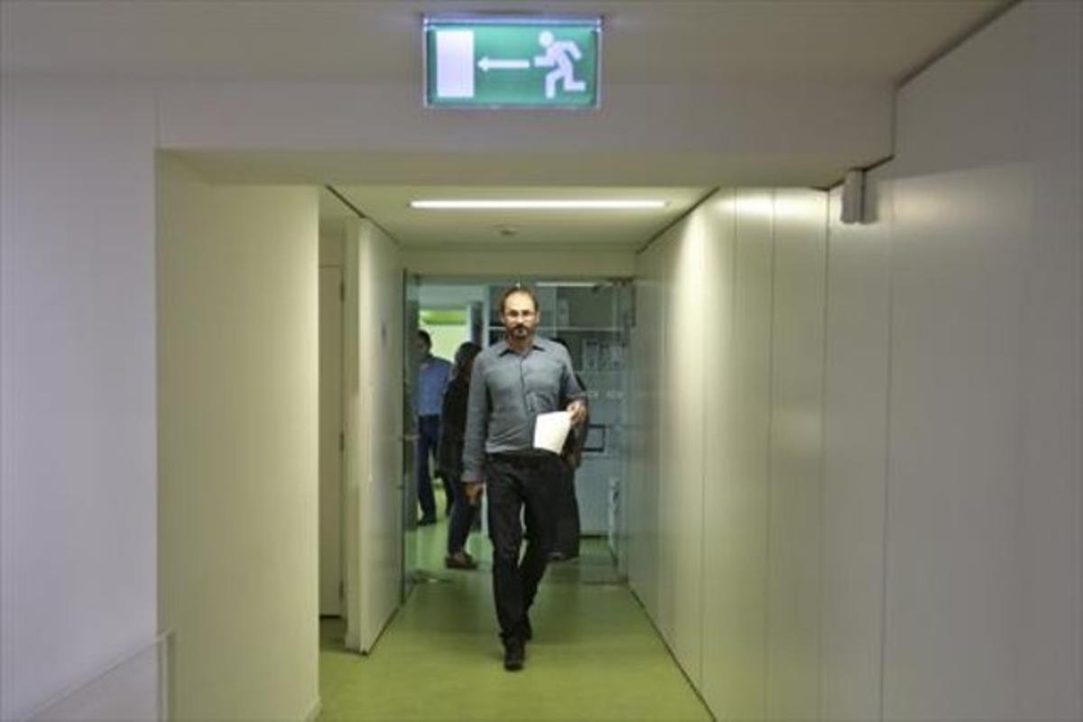 El coordinador de ICV, Joan Herrera, en la sede nacional del partido, ayer en Barcelona.