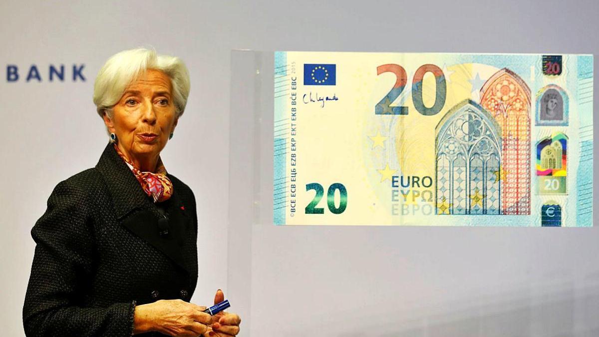 La presidenta del Banc Central Europeu, Christine Lagarde, després de signar la reproducció d&#039;un bitllet de 20 euros.