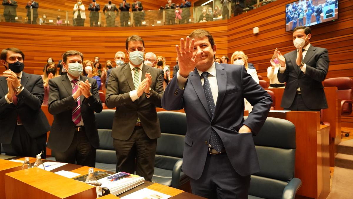 Alfonso Fernández Mañueco, en la sesión de investidura en las Cortes de Castilla y León.