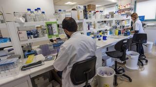 Un hospital catalán ensaya una vacuna contra un cáncer infantil incurable