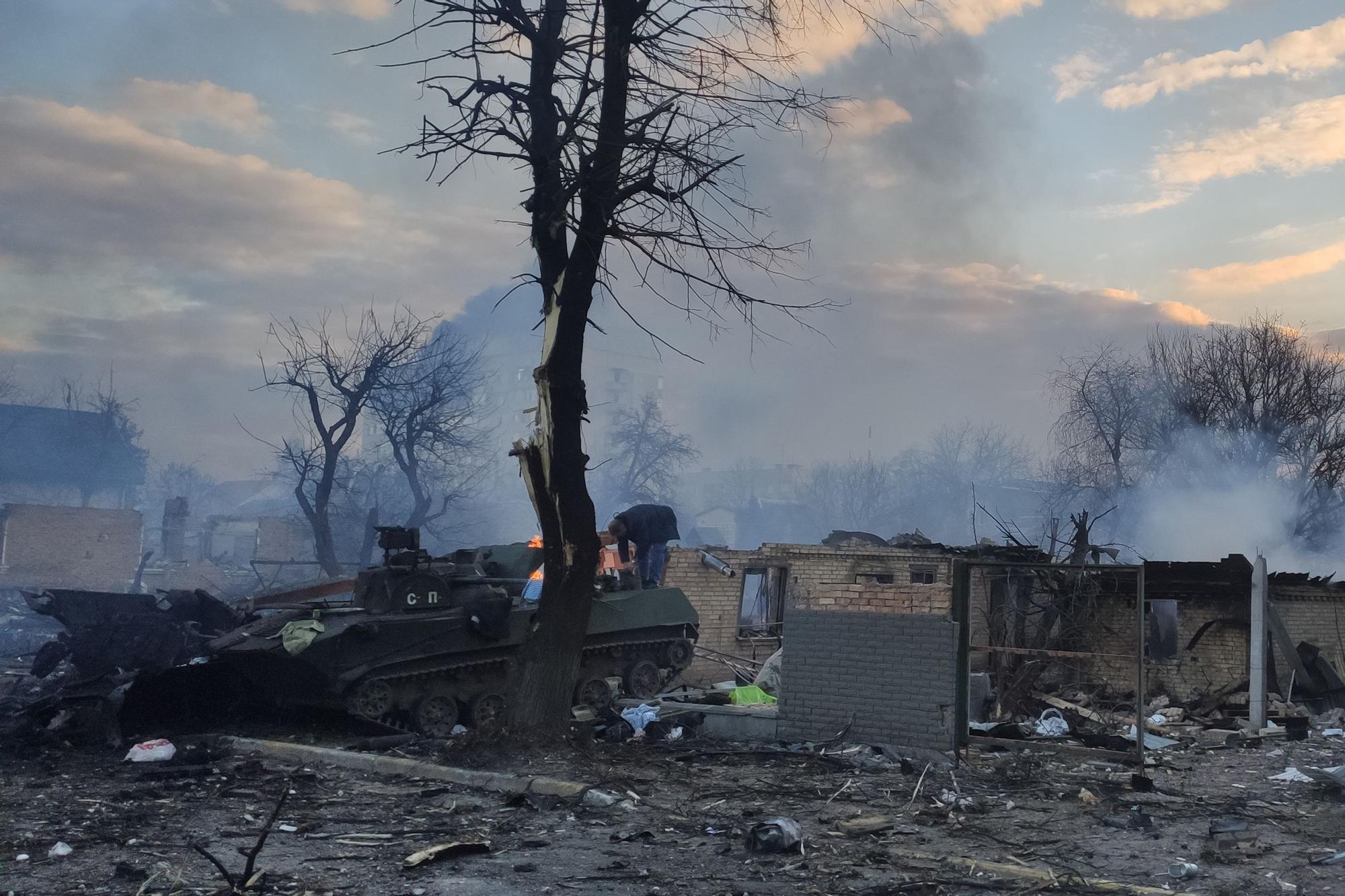 Un resum amb imatges del sisè dia de guerra a Ucraïna