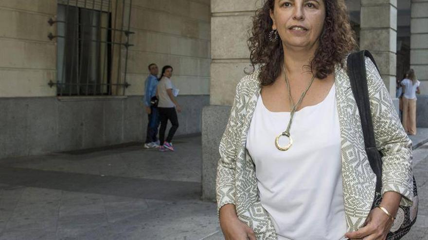 La directora de minas defiende la legalidad y la exquisitez en la concesión