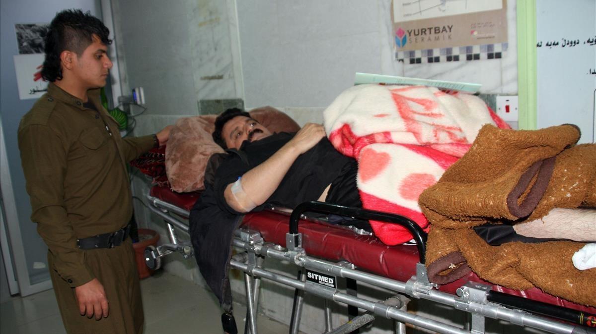 zentauroepp40924651 an earthquake victim is brought to sulaimaniyah hospital on 171113084320