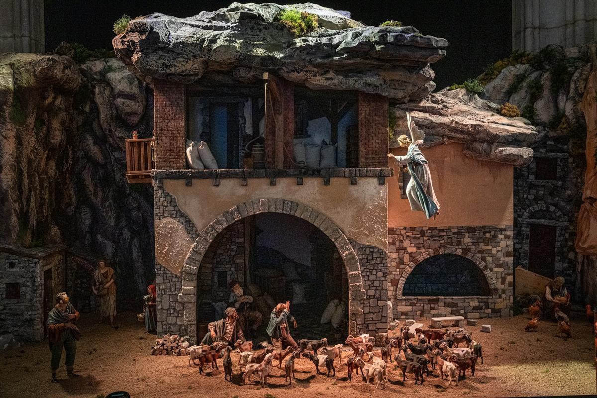 Barcelona estrena un belén tradicional más grande que nunca en la plaza Sant Jaume