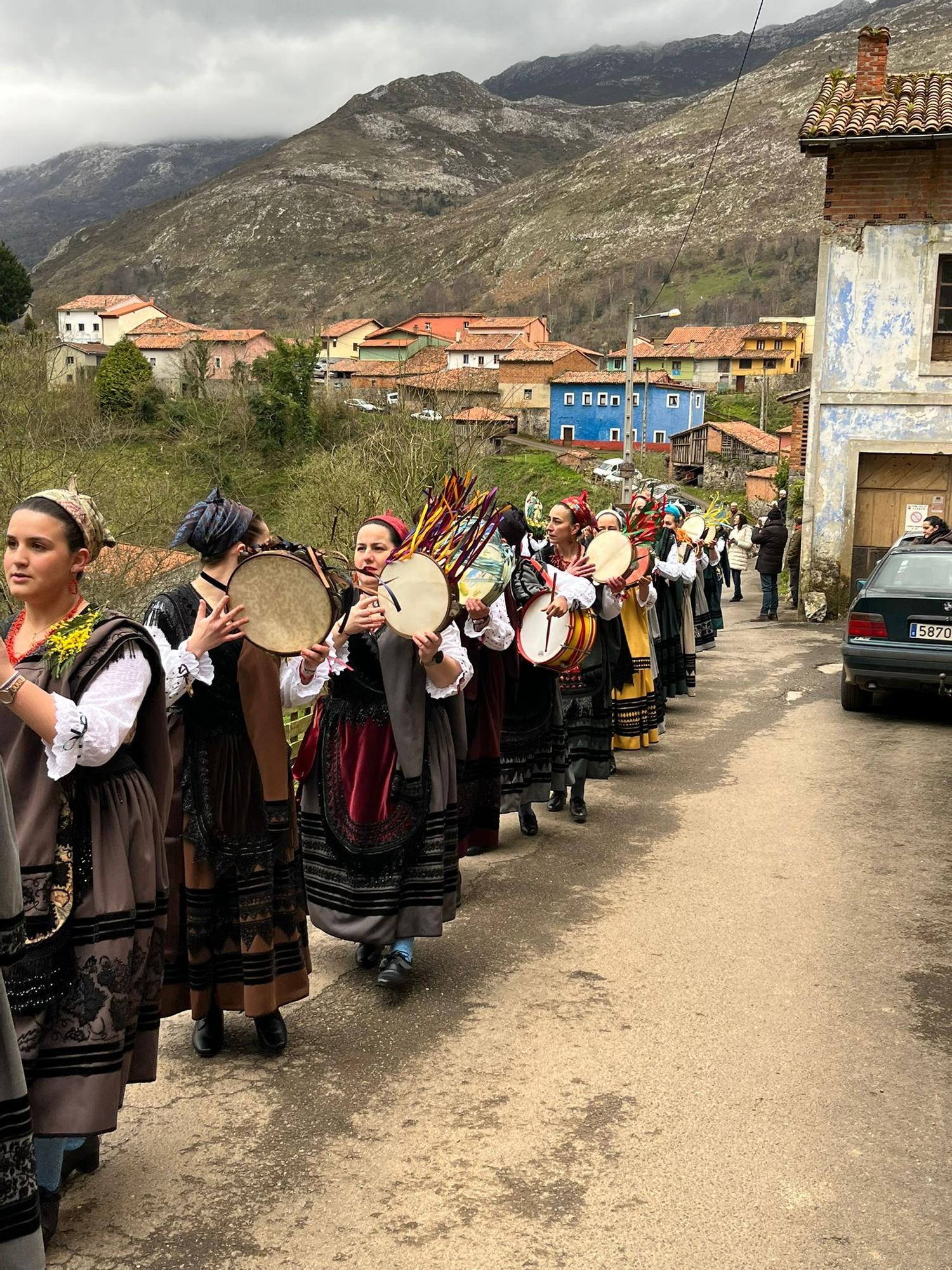 Fiesta del Santo Ángel de ña Guarda en Mazucu