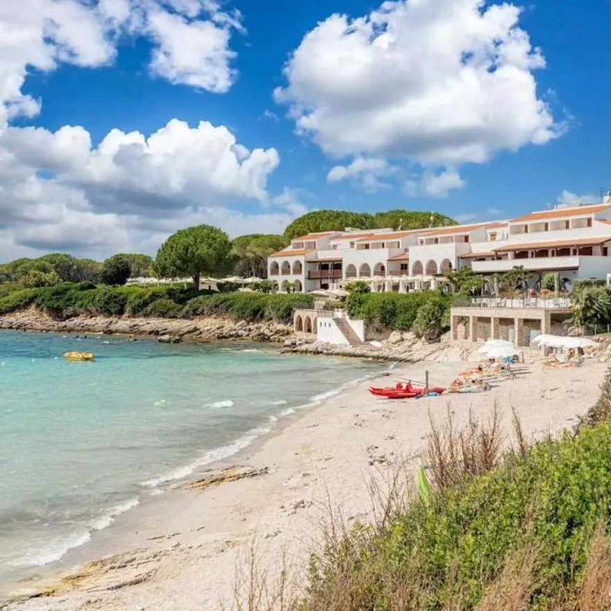 10 chollos de última hora para escaparte este verano: Nápoles, Algarve, Costa del Sol, Cádiz y más
