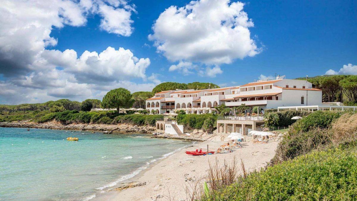 10 chollos de última hora para escaparte este verano: Nápoles, Algarve, Costa del Sol, Cádiz y más