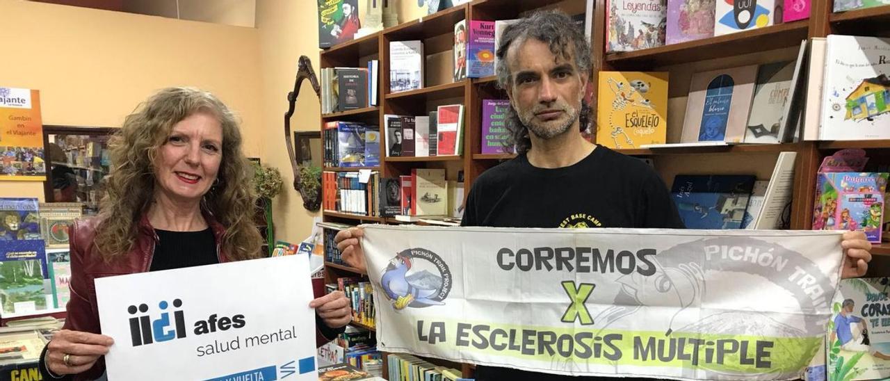 Fefi Hernández y Anto Pérez, el pasado viernes en la Librería El Viajante, en La Orotava.