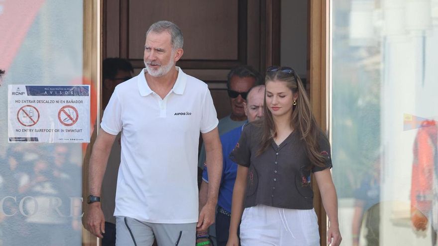 En imágenes | La Princesa Leonor sorprende al acudir con el Rey Felipe a la Copa del Rey de vela
