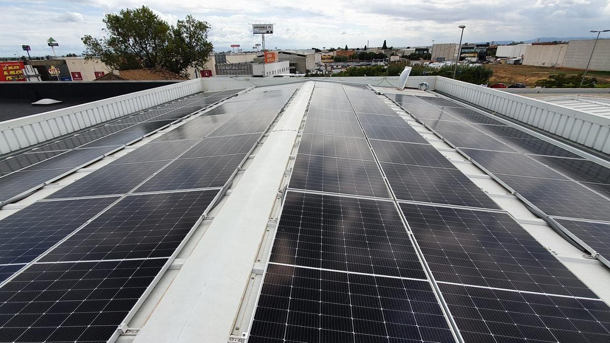 Davofrío cuenta con un equipo de instaladores de placas solares en la provincia de Alicante.
