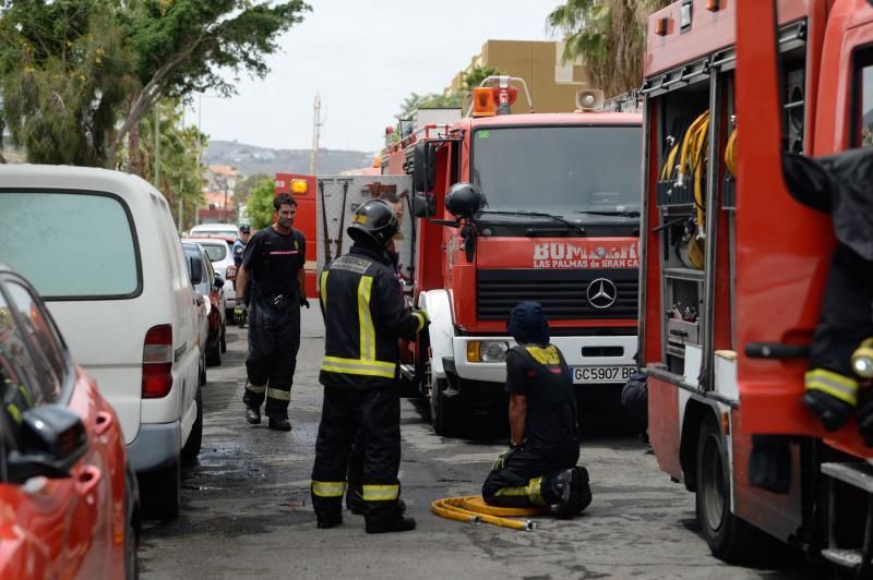 Incendio en un edificio de Jinámar