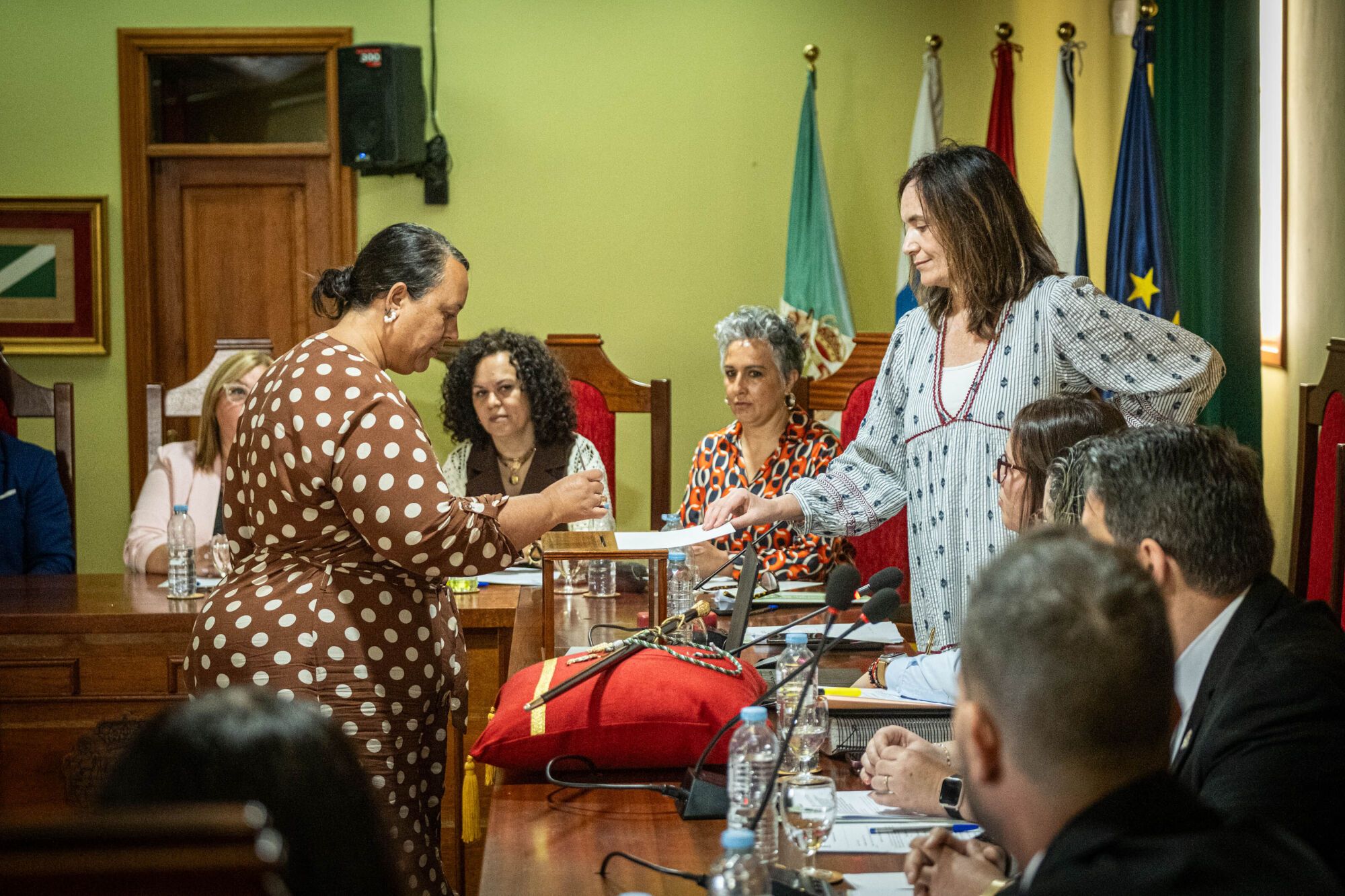El pleno de La Guancha elige a Alejandro Herrera como nuevo alcalde del municipio.