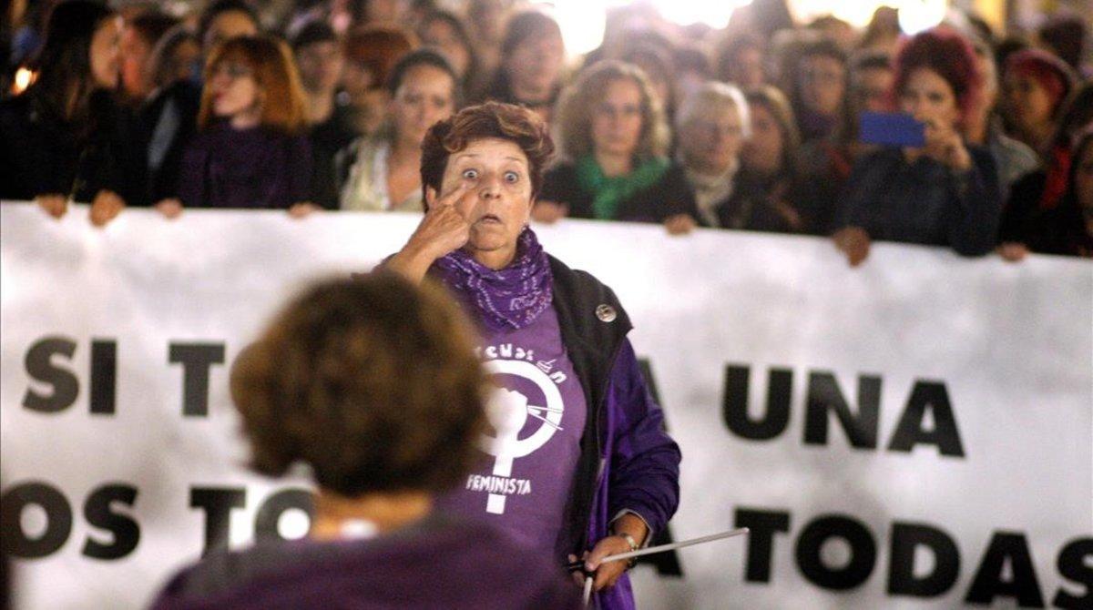 undefined45364890 graf1322  gij n  06 10 2018   concentraci n feminista contra181011130119