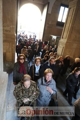 Reparto de boniatos en el Palacio Episcopal por San Fulgencio