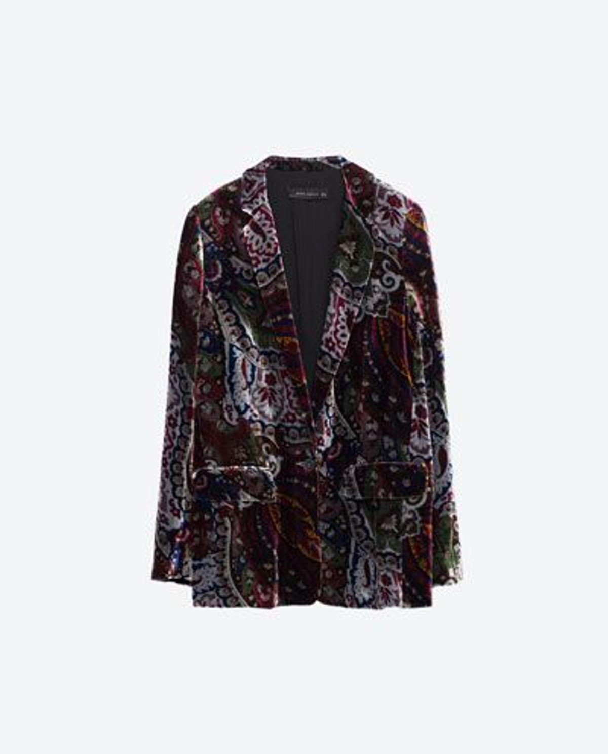 Blazer de terciopelo de Zara (79,95€)