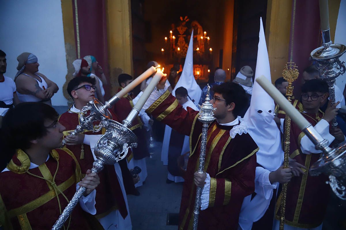 Salida procesional de la pro-hermandad de la Salud de Puerta Nueva