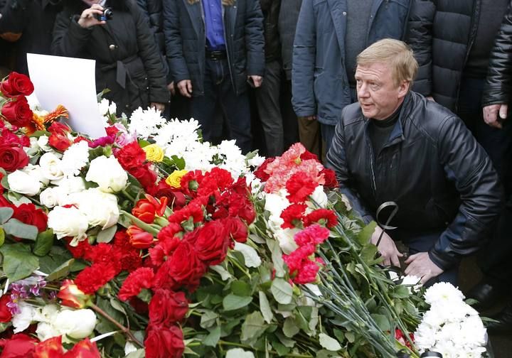 Cientos de personas despiden con flores a Boris Nemtsov