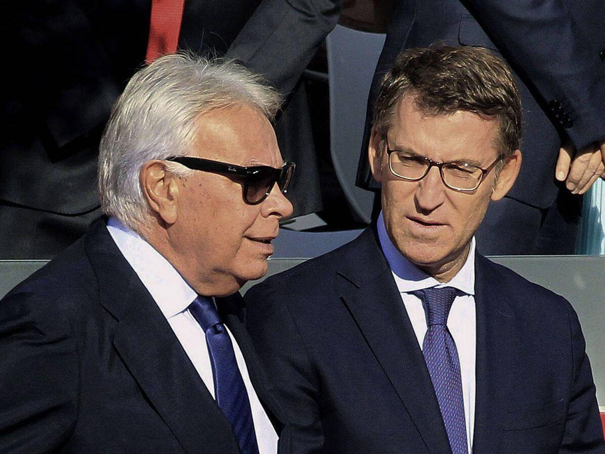 Felipe González junto a Núñez Feijóo
