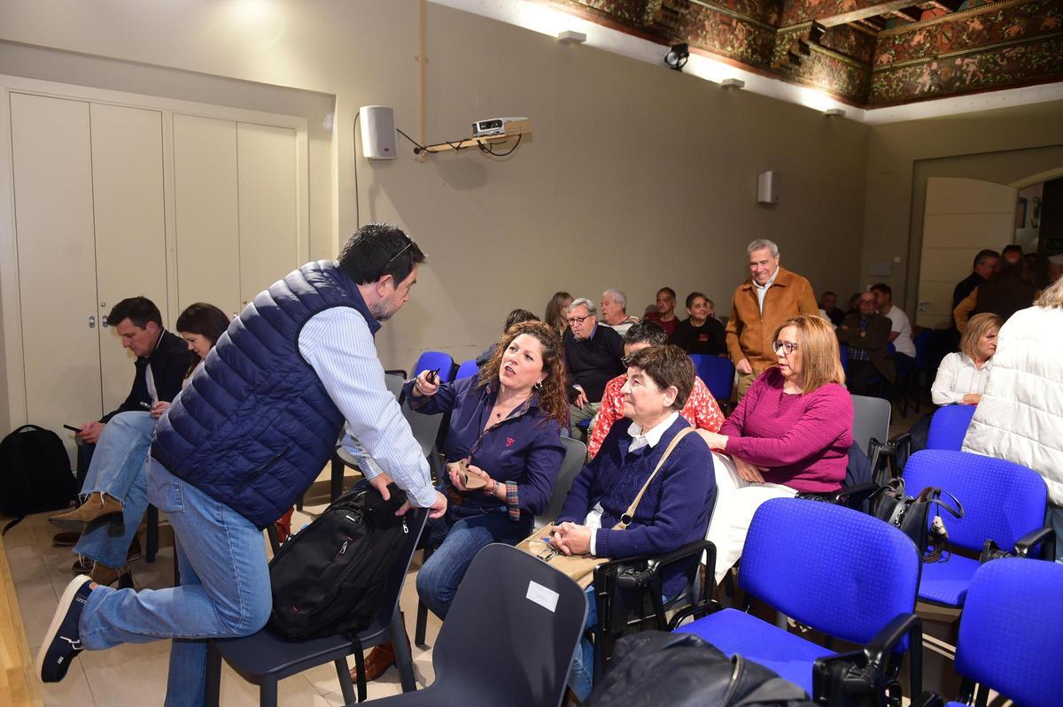 Alfredo Moreno repite por siete votos como secretario general del PSOE de Plasencia