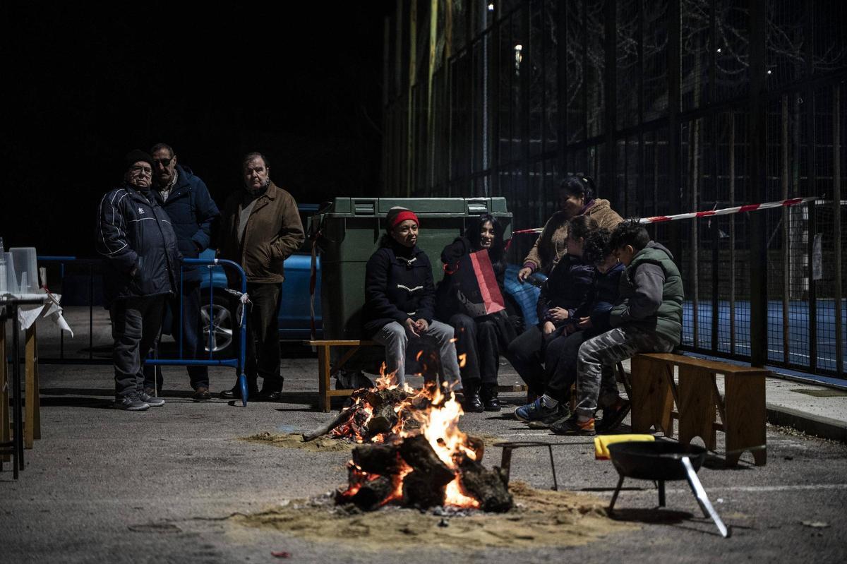 FOTOGALERÍA | Convivencia y migas en la barriada de San Francisco de Cáceres