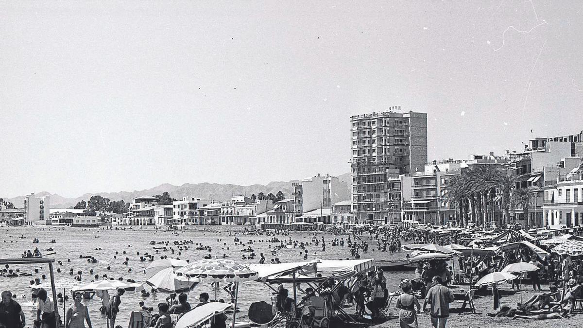 Playas de Águilas en los años sesenta.