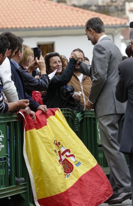 El Rey, impresionado con la "fabrica de luz" de Somiedo