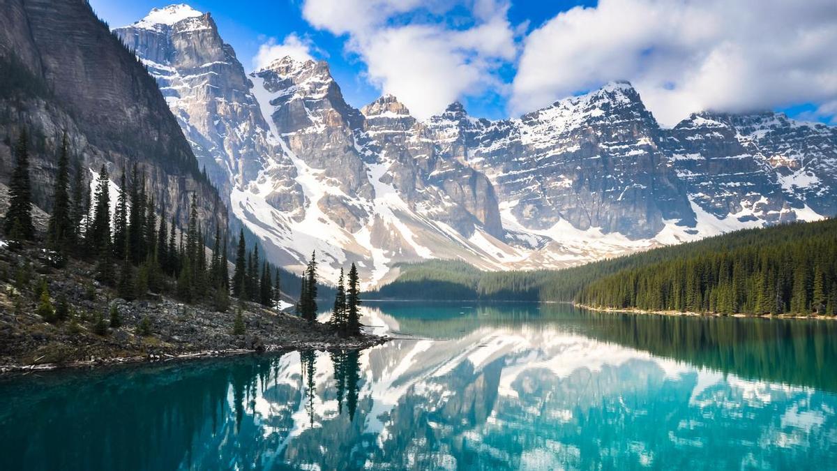 Moraine Lake, uno de los enclaves más icreibles del país