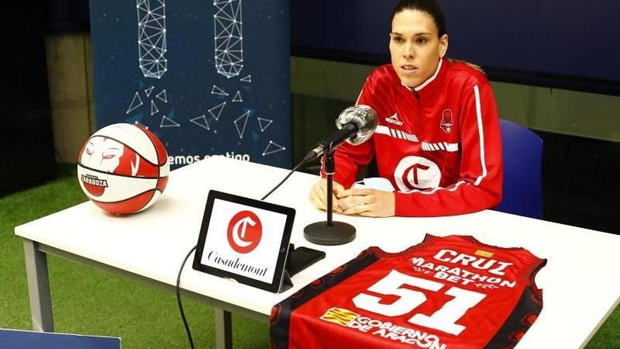 Anna Cruz, en su presentación como jugadora del Casademont Zaragoza
