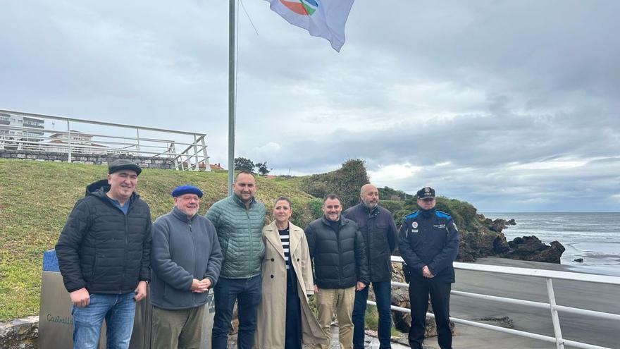 Por la izquierda, Roberto Santiago, Carlos Guardado, Marco Fernández, Marián Carbajal, Iván López, José Ángel González y Jesús Carbajal. | N. M.