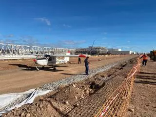 Aterrizaje de emergencia en Sagunt junto a las obras de la gigafactoría
