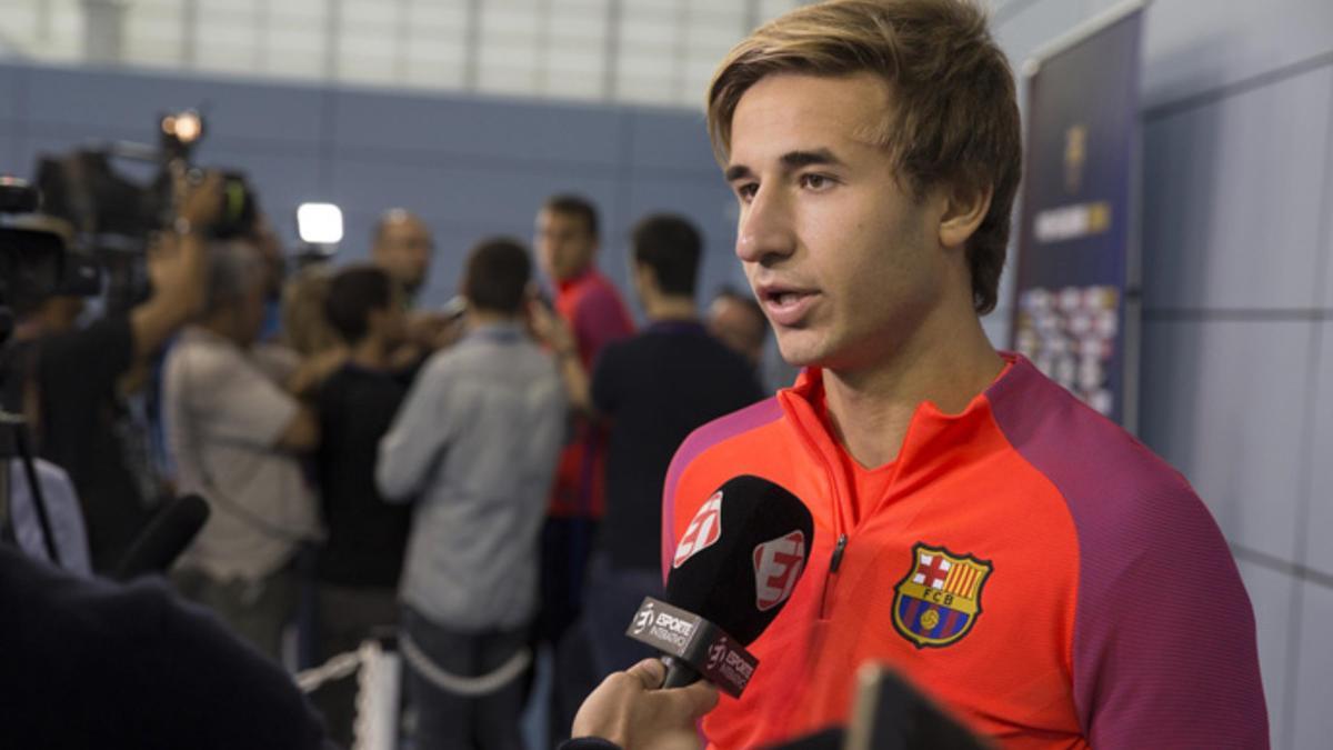 Sergi Samper habló sobre su futuro en el stage del Barça en Inglaterra