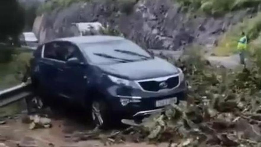 La carretera de Teror, cortada por desprendimientos